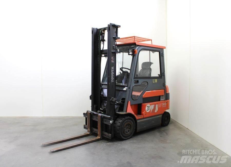 Toyota 7FBM25 전동 지게차