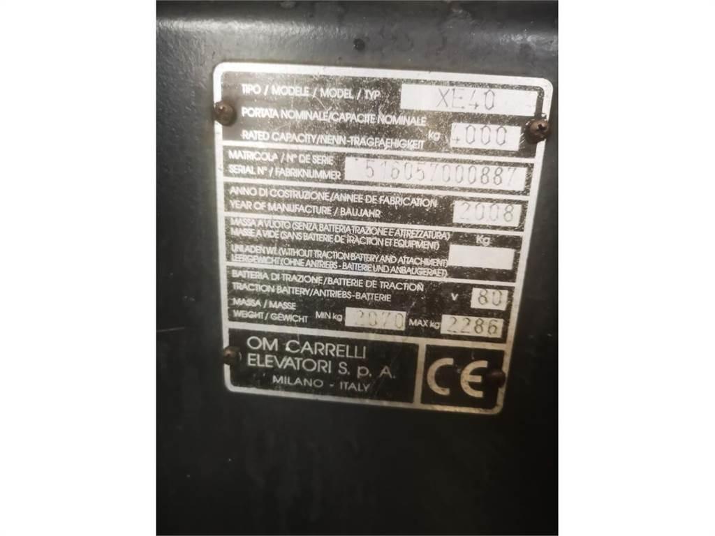 OM XE40 전동 지게차