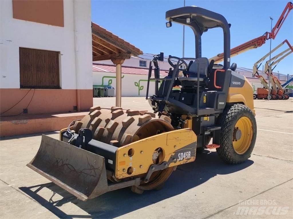 Volvo SD45B 토양 다짐기