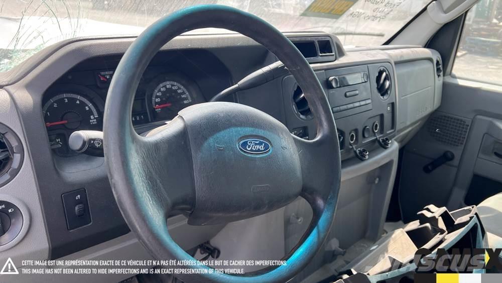 Ford E-450 트랙터 유닛