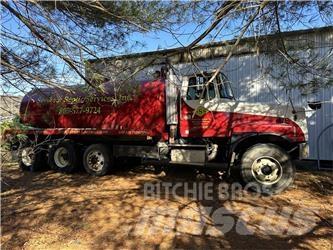 Volvo VNL 소방차