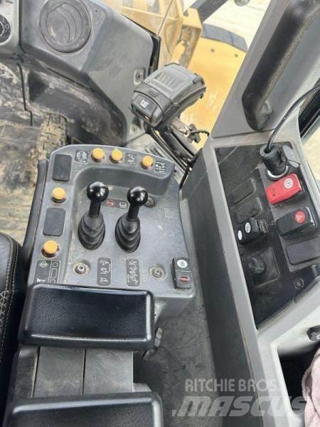 CAT 966M XE  휠로우더