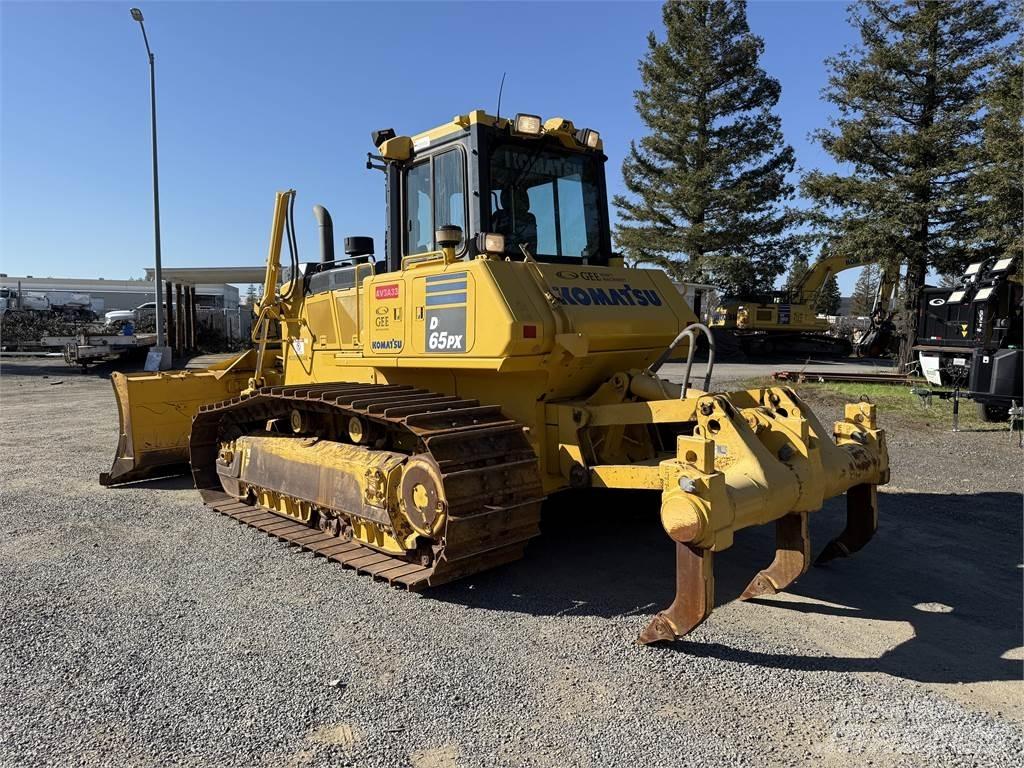 Komatsu D65PX-18 크롤러 도저