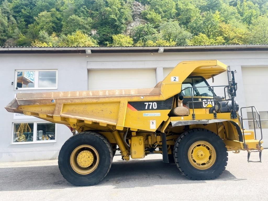 CAT 770 연결식 홀러