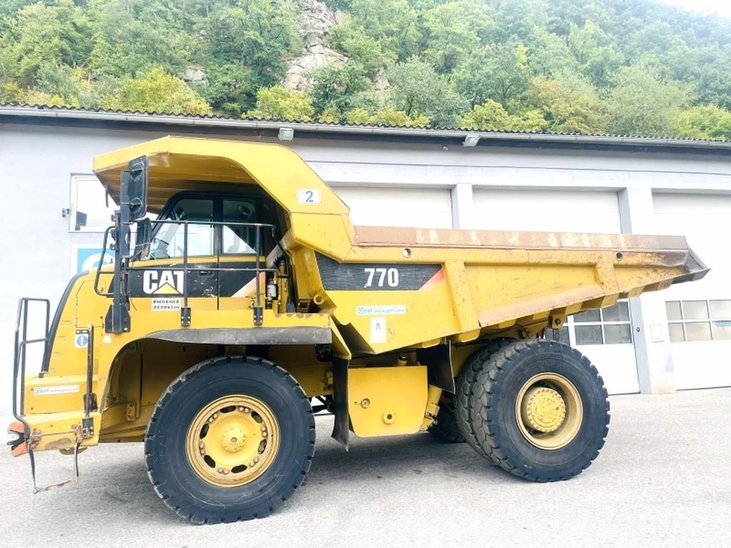 CAT 770 연결식 홀러