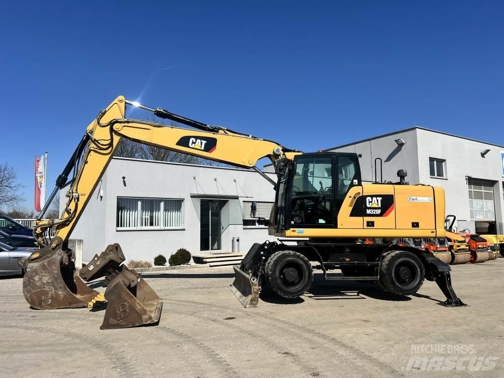 CAT M 320 F  휠 굴삭기