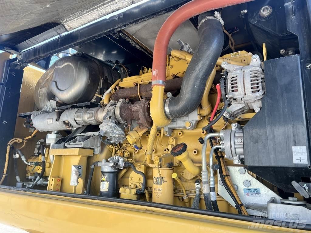 CAT M 320 F  휠 굴삭기