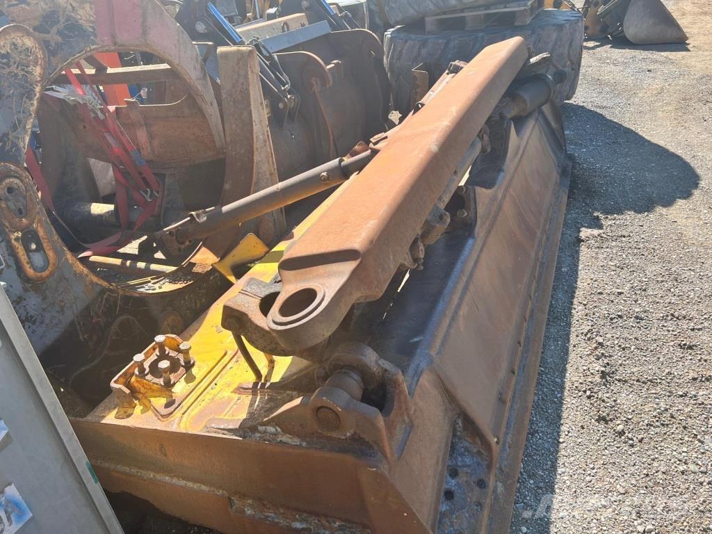 Komatsu D 65 EX-15 크롤러 도저