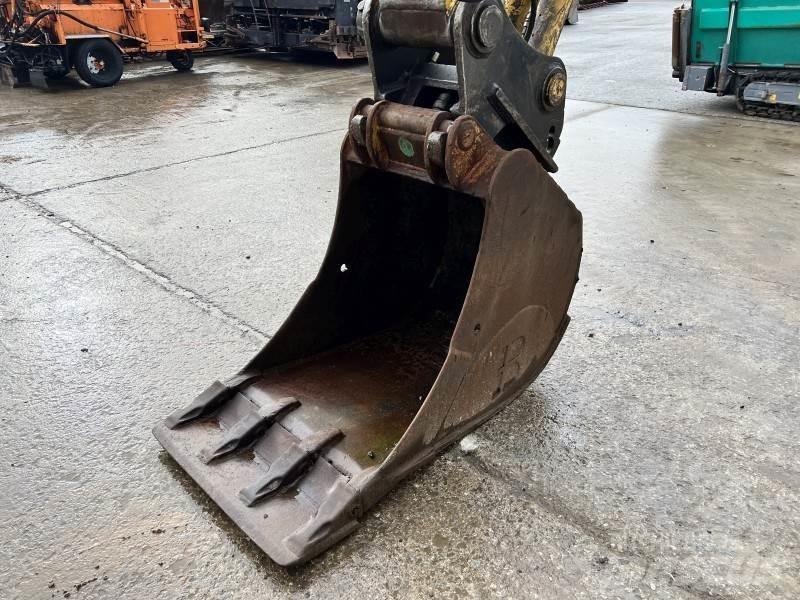 Komatsu PC 210-6K 대형 굴삭기 29톤 이상