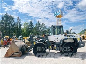 Komatsu WA250PZ-6  휠로우더