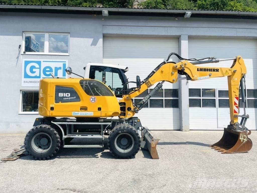 Liebherr A910 Compact  휠 굴삭기