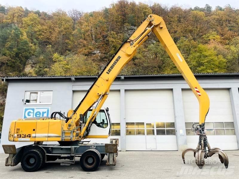 Liebherr A934C 폐기물/산업 처리기