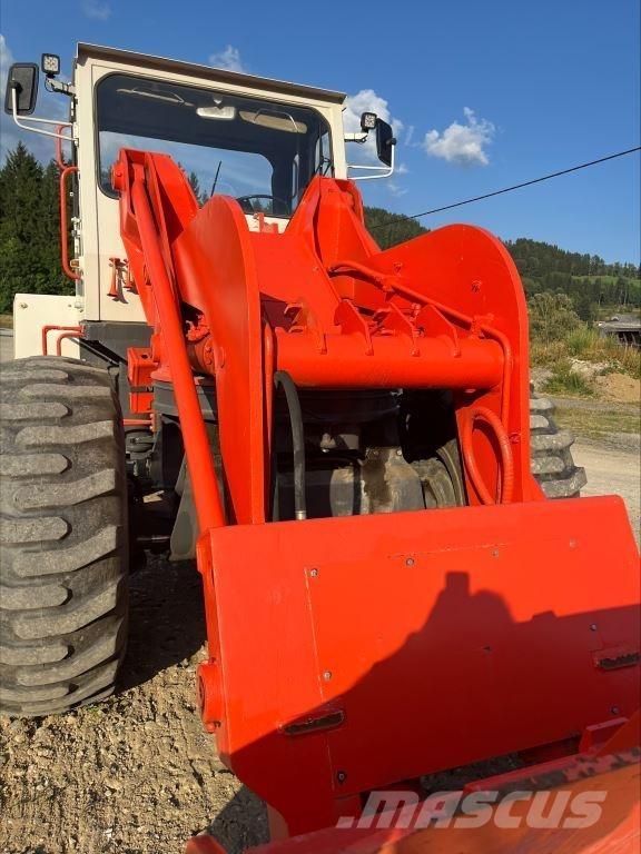 Sandvik Tross 130  휠로우더