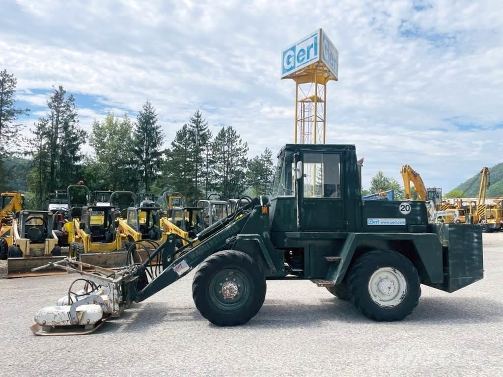 Schaeff ZL8  휠로우더