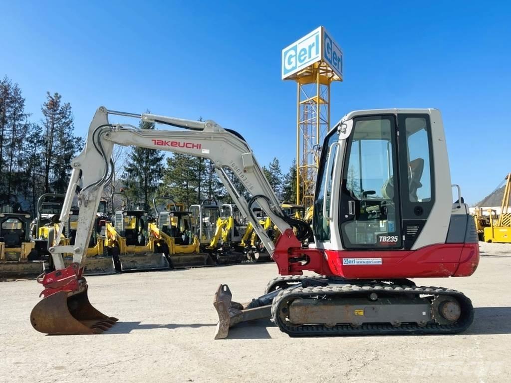 Takeuchi TB235 소형 굴삭기 7톤 미만