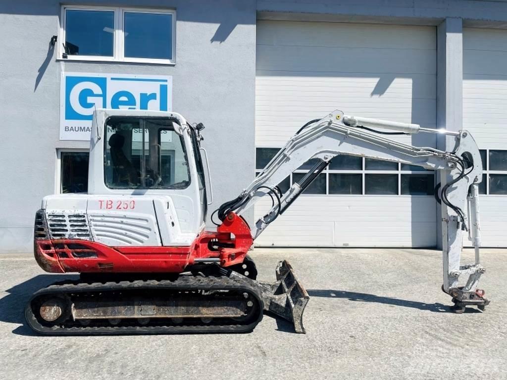 Takeuchi TB250 소형 굴삭기 7톤 미만