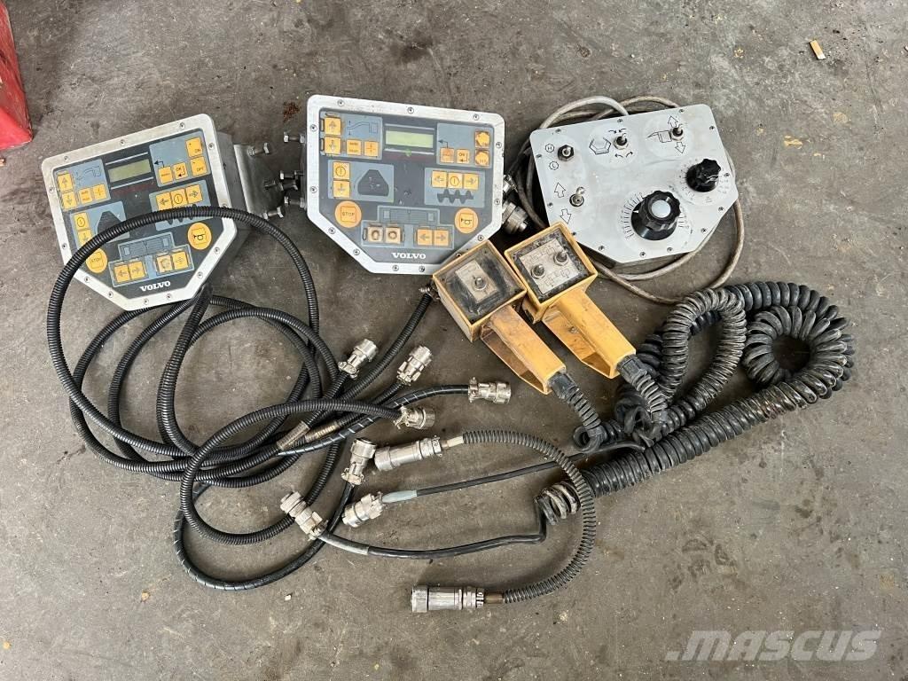Volvo ABG P 7820 C 아스팔트 포장장비