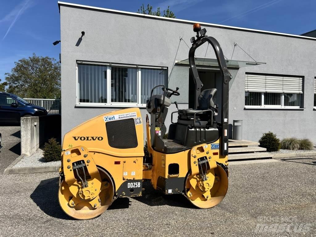Volvo DD25B 트윈 드럼 롤러
