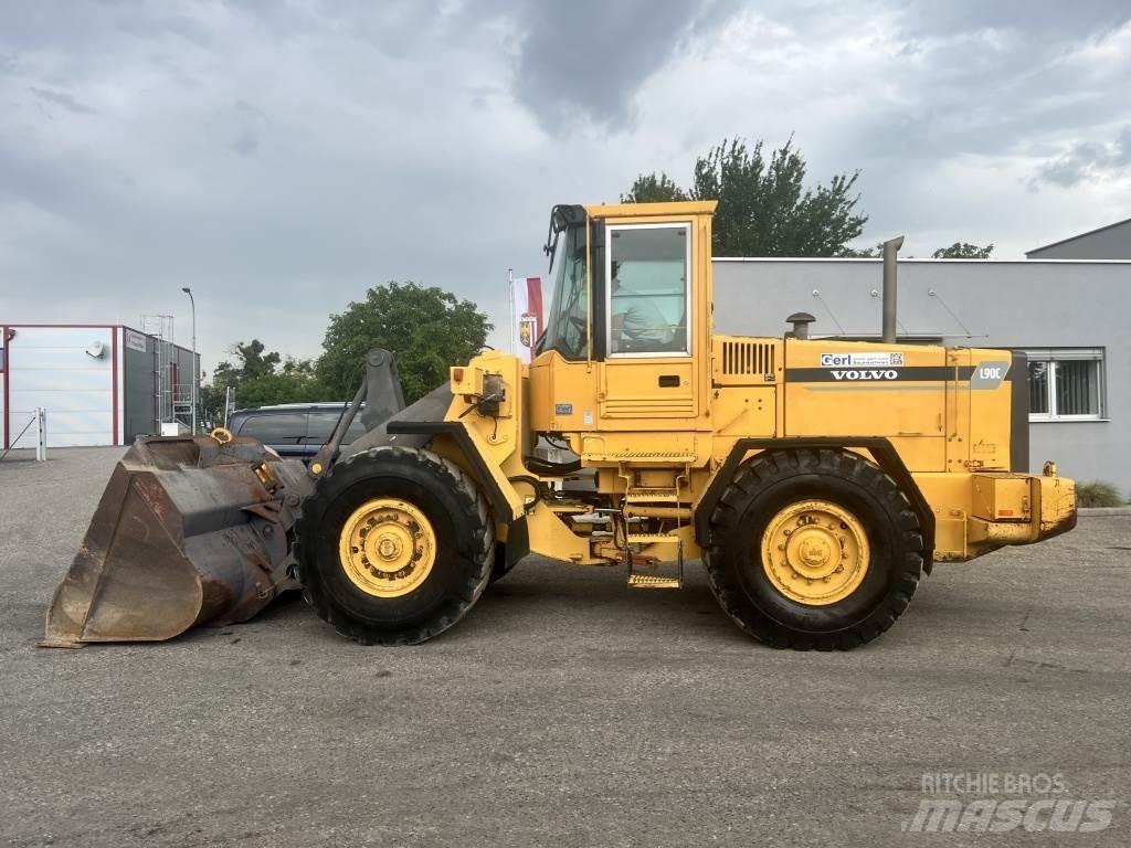 Volvo L 90 C  휠로우더