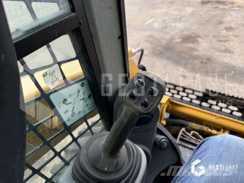 CAT 236D 미니 로더