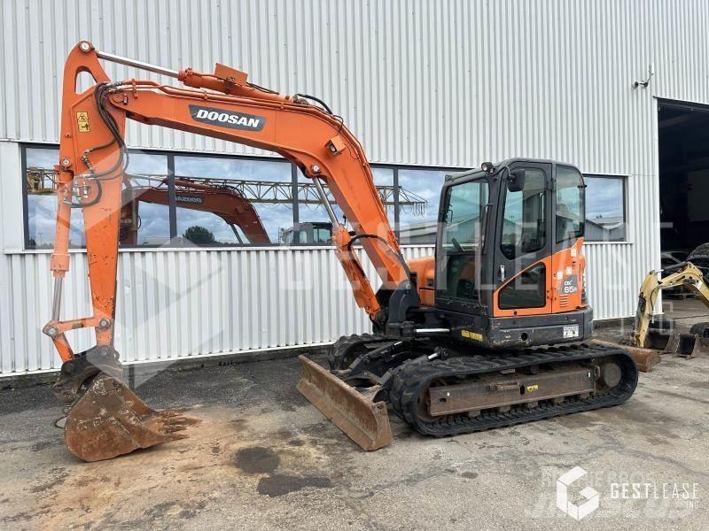 Doosan DX85R-3 소형 굴삭기 7톤 미만