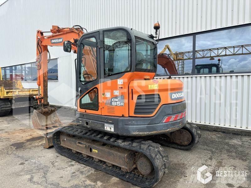Doosan DX85R-3 소형 굴삭기 7톤 미만
