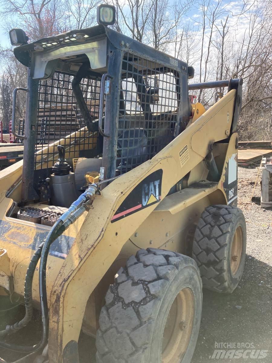 CAT 262B  스키드로더