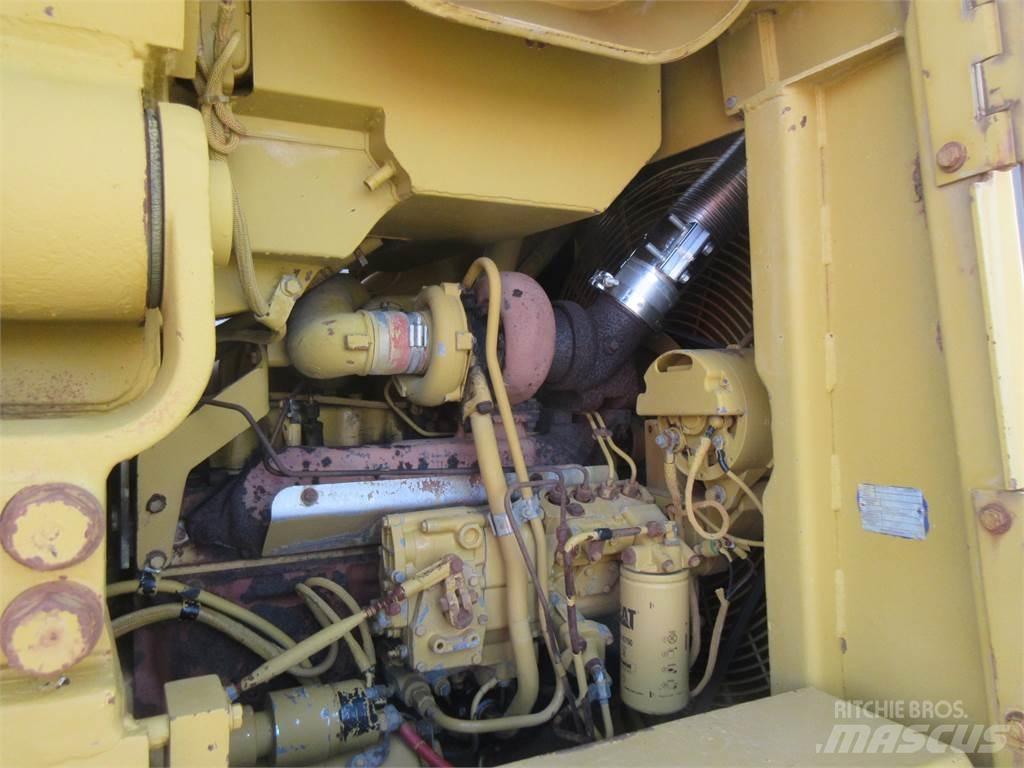 CAT 963 크롤러 도저