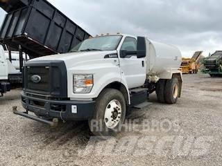 Ford F750 급수차