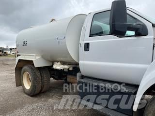 Ford F750 급수차