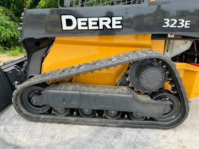 John Deere 323E  스키드로더