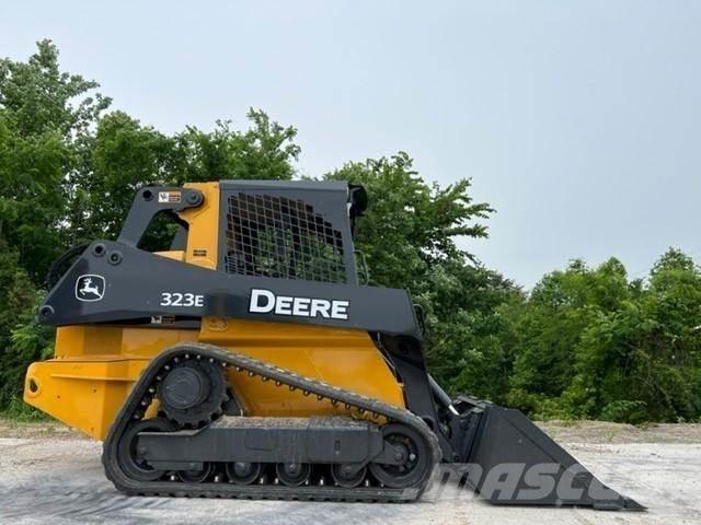 John Deere 323E  스키드로더