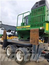 John Deere 437E 궤도식 로우더