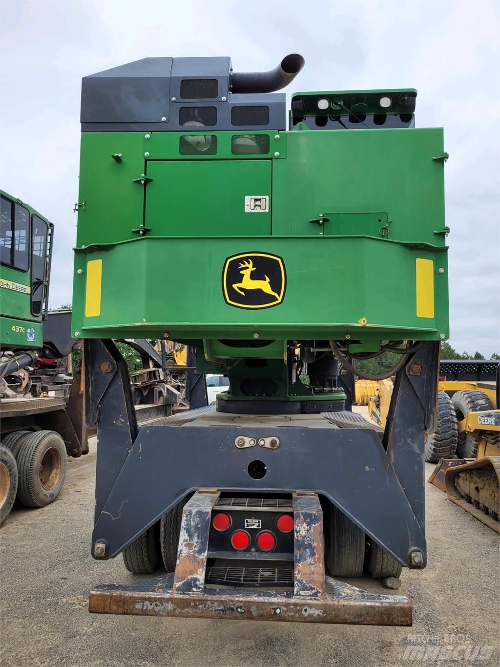 John Deere 437E 궤도식 로우더