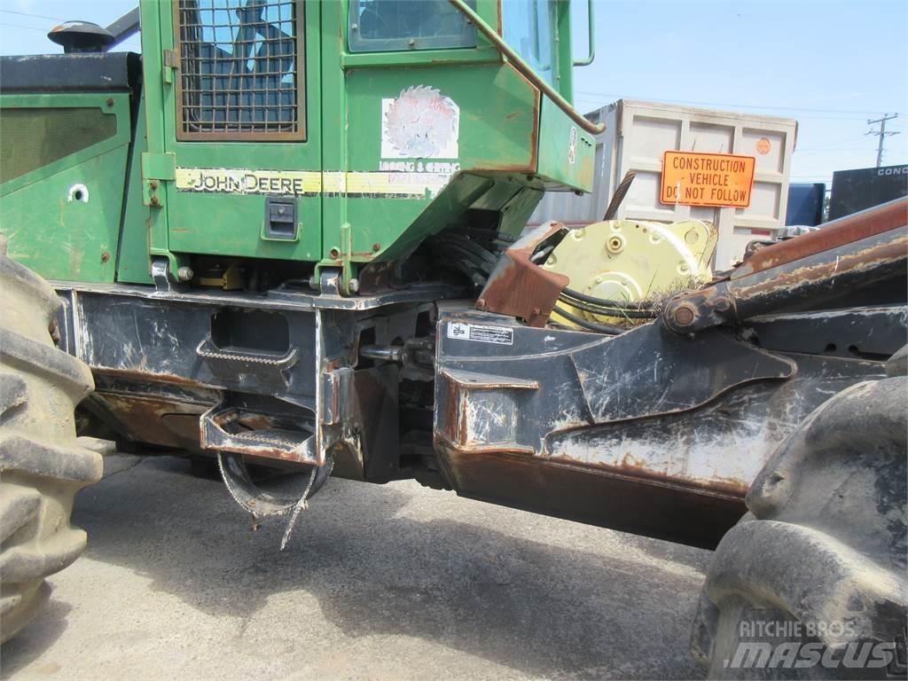 John Deere 748H 목재스키더