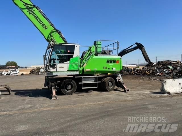 Sennebogen 825E 굴절식 크레인