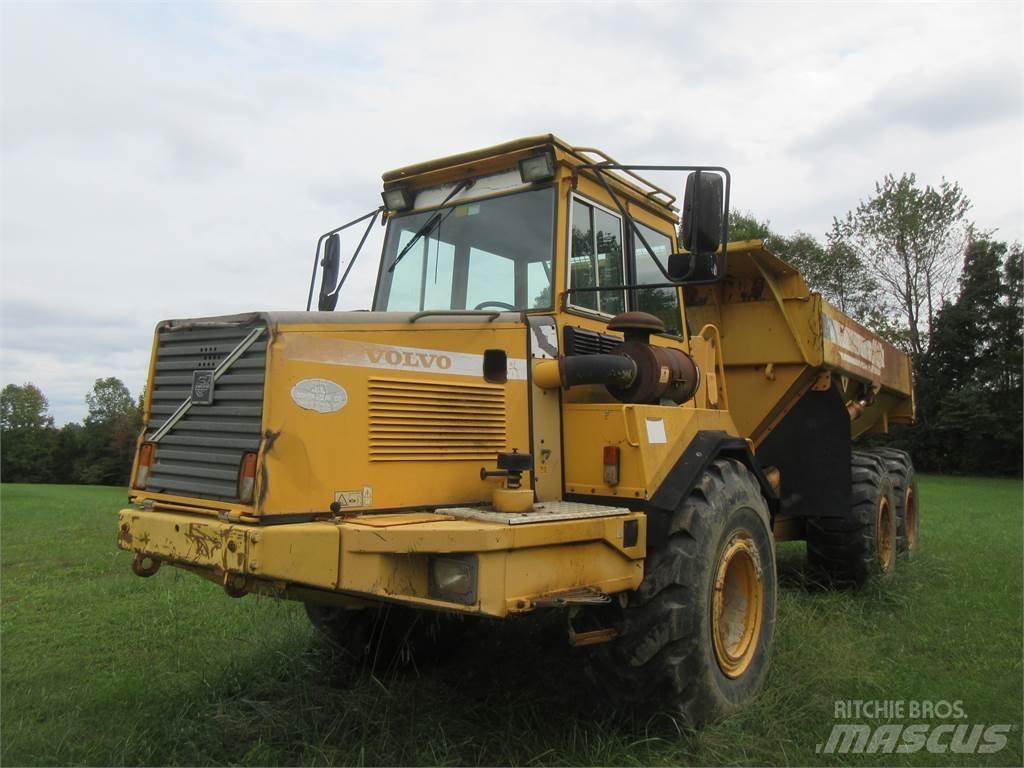 Volvo A25C 덤프 트럭