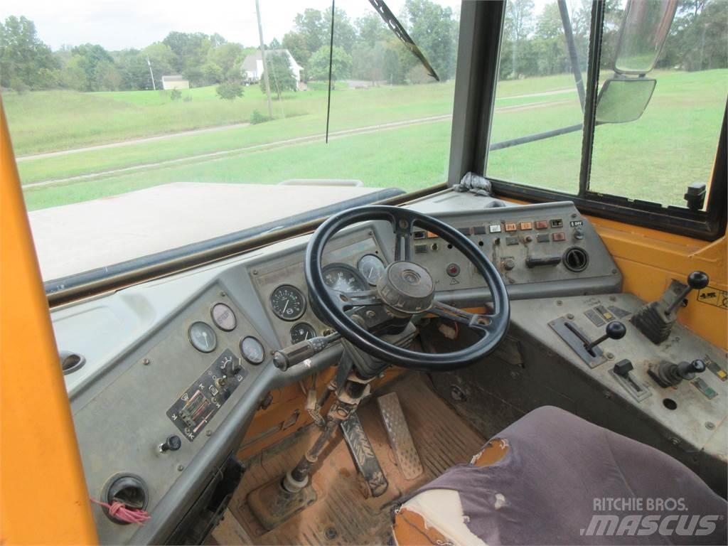 Volvo A25C 덤프 트럭