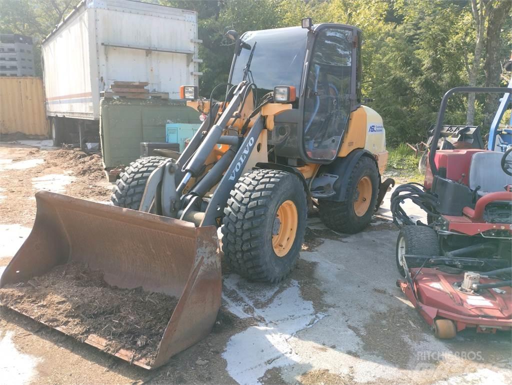 Volvo D20L  휠로우더