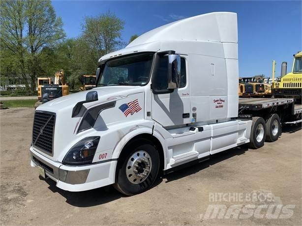 Volvo VNL64T670 트랙터 유닛