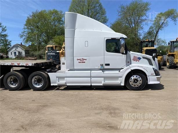 Volvo VNL64T670 트랙터 유닛