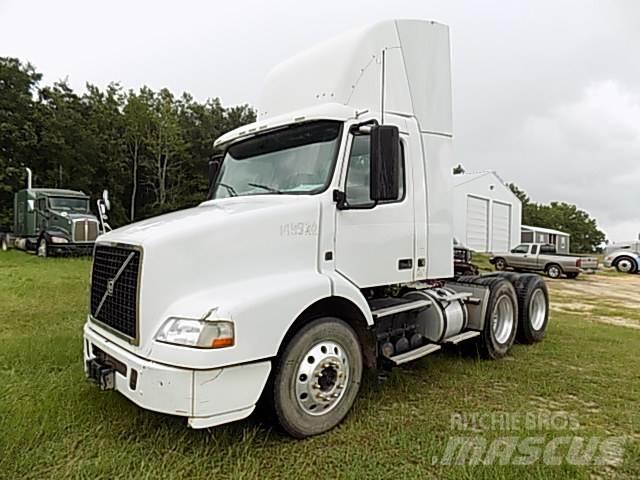 Volvo VNM 새시 운전실 트럭