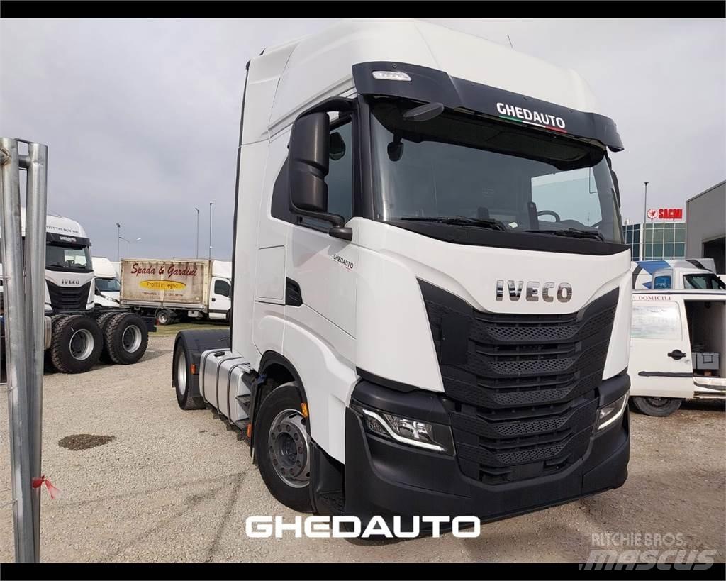 Iveco AS440S48 탑차 트럭