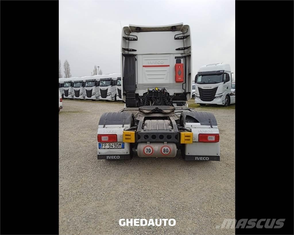 Iveco AS440ST/P 탑차 트럭