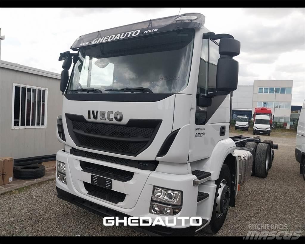 Iveco AT260S40Y/PS 탑차 트럭