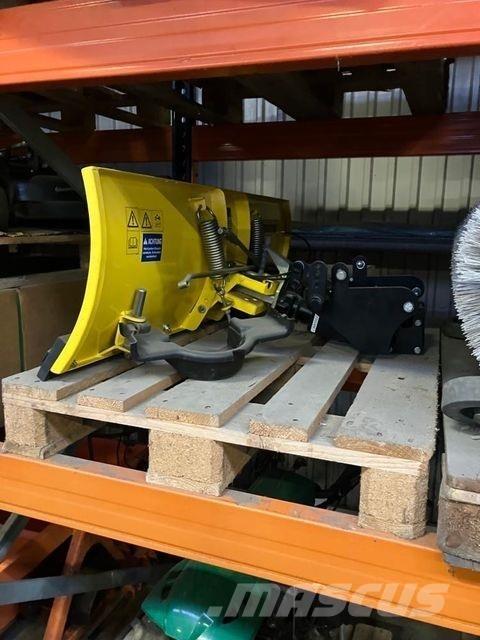 John Deere  제설 블레이드 및 제설기