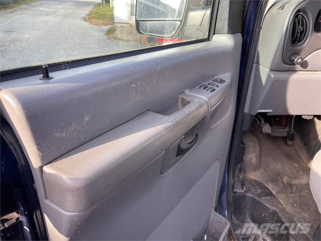 Ford E-Series 패널 화물차