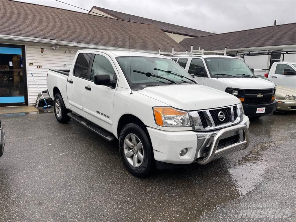 Nissan Titan 픽업/드롭사이드