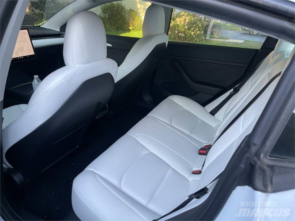 Tesla Model 3 자동차