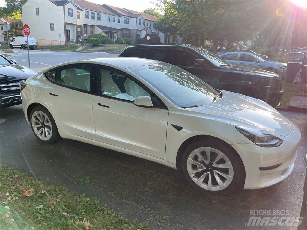Tesla Model 3 자동차
